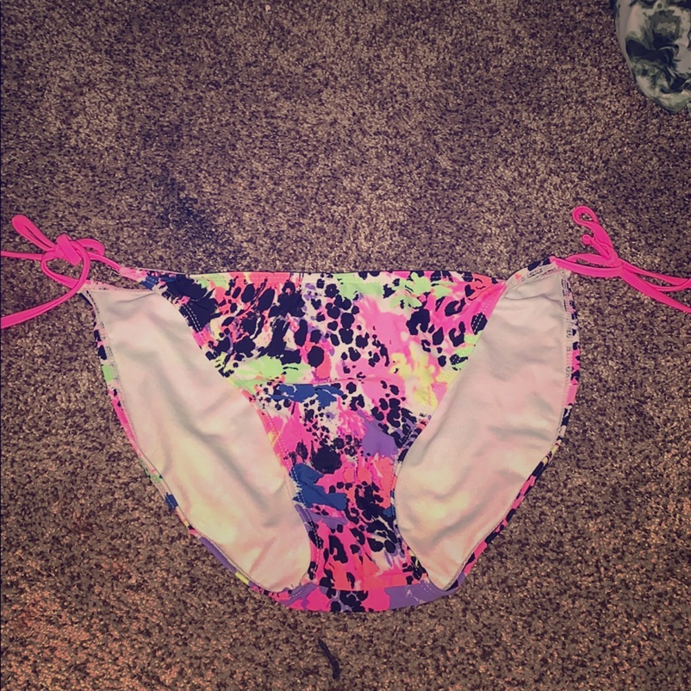 Swimsuit bottoms